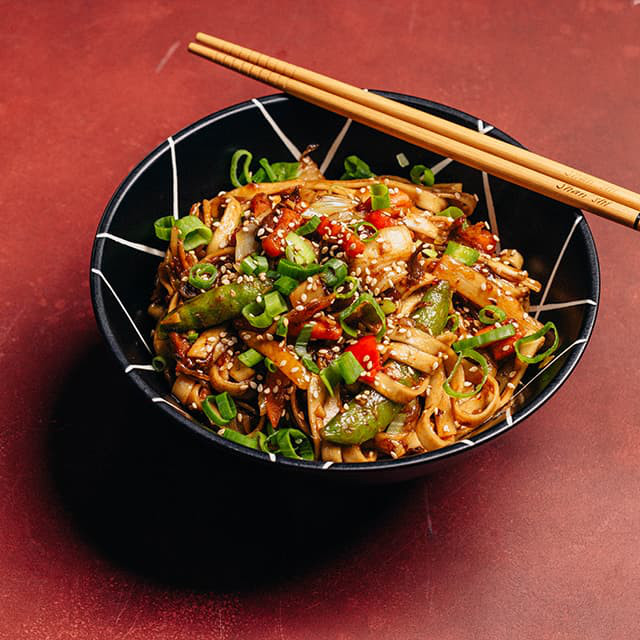 Udon tészta ropogós wok zöldségekkel