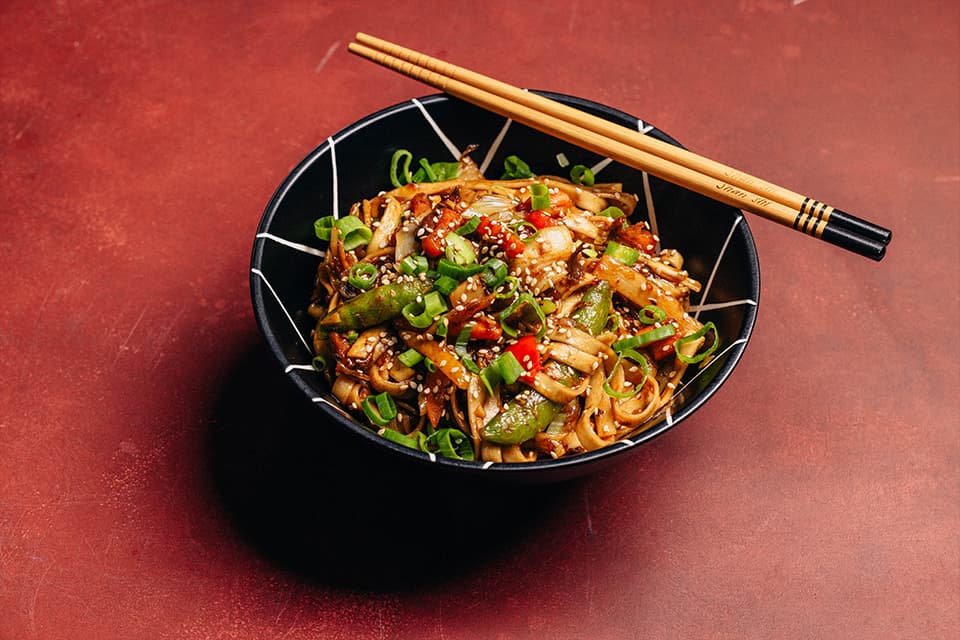 Udon tészta ropogós wok zöldségekkel
